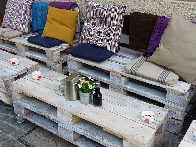 Coussin palette : Comment recouvrir un canapé en palette ?