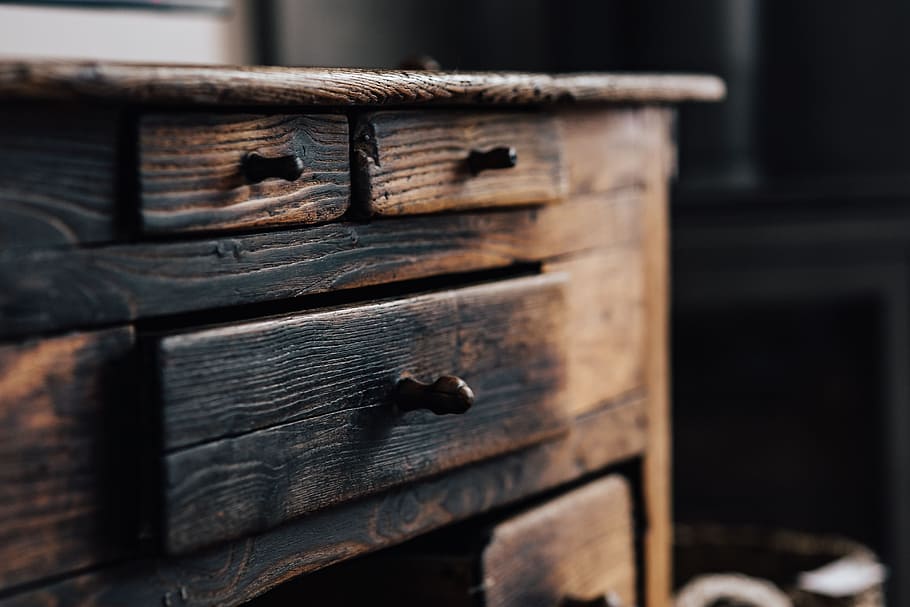 Repeindre un meuble en bois : comment relooker un meuble en bois ?