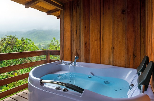 agencement jacuzzi exterieur