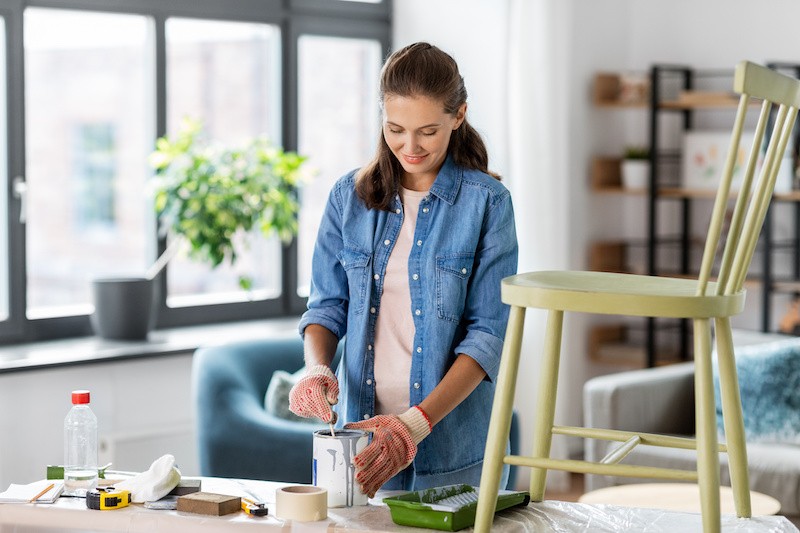 Comment customiser des vieilles chaises ?