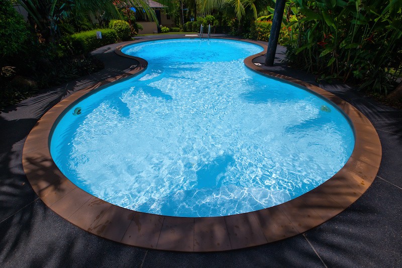 amenagement autour margelle piscine