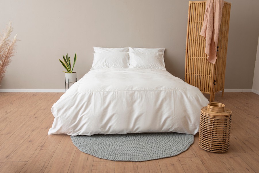 Quelle couleur se marie avec une tête de lit cannage ?